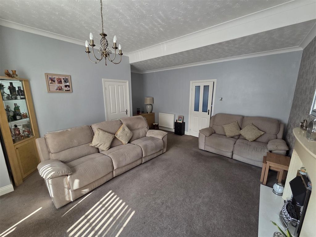 Property photo 3 of 18 Image005.Jpg