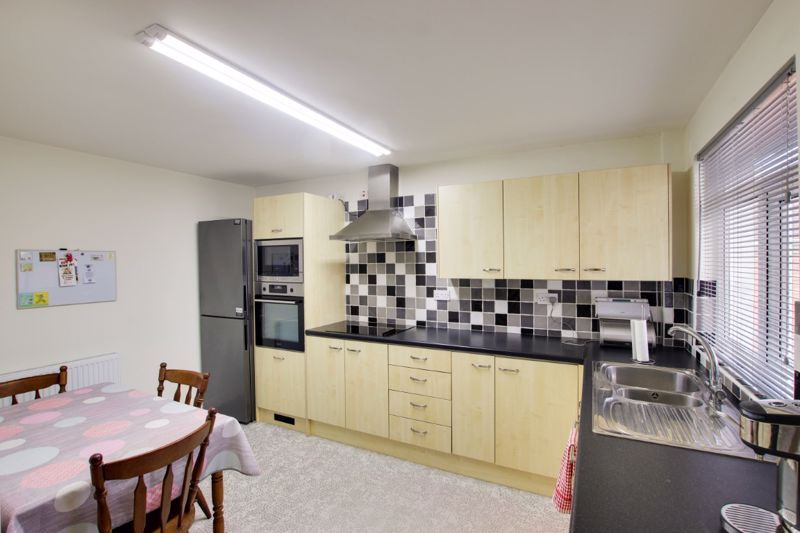 Property photo 3 of 9 Photo 3