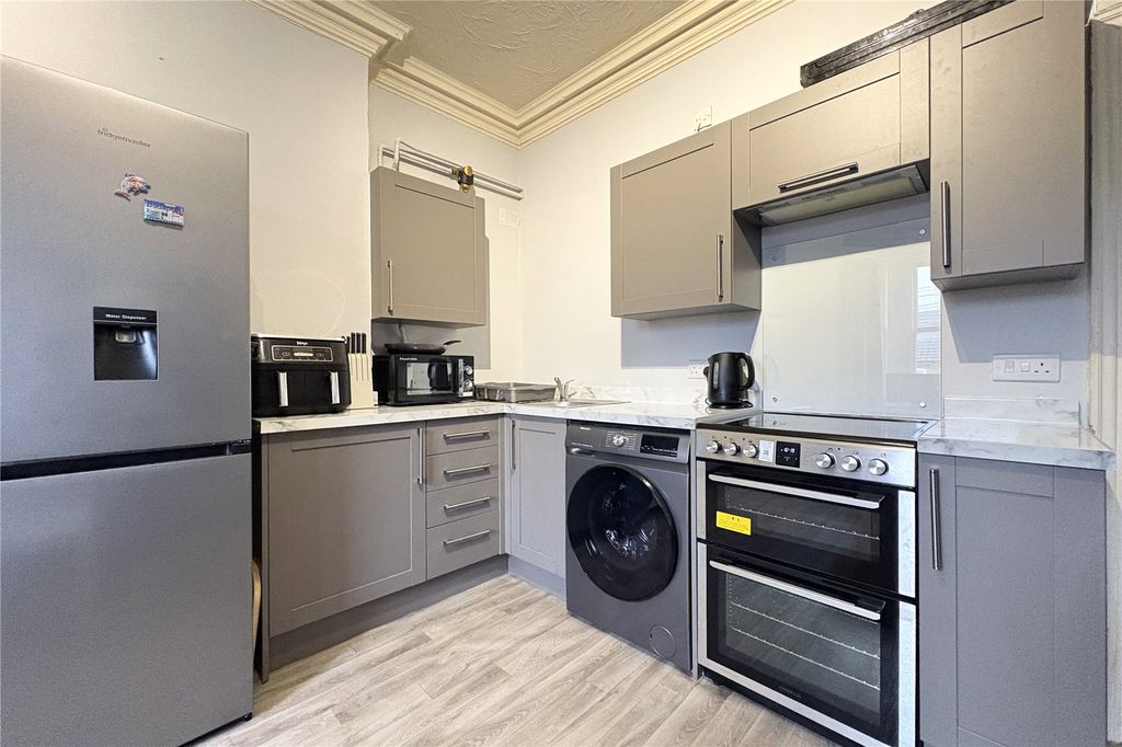 Property photo 3 of 8 Picture No. 05