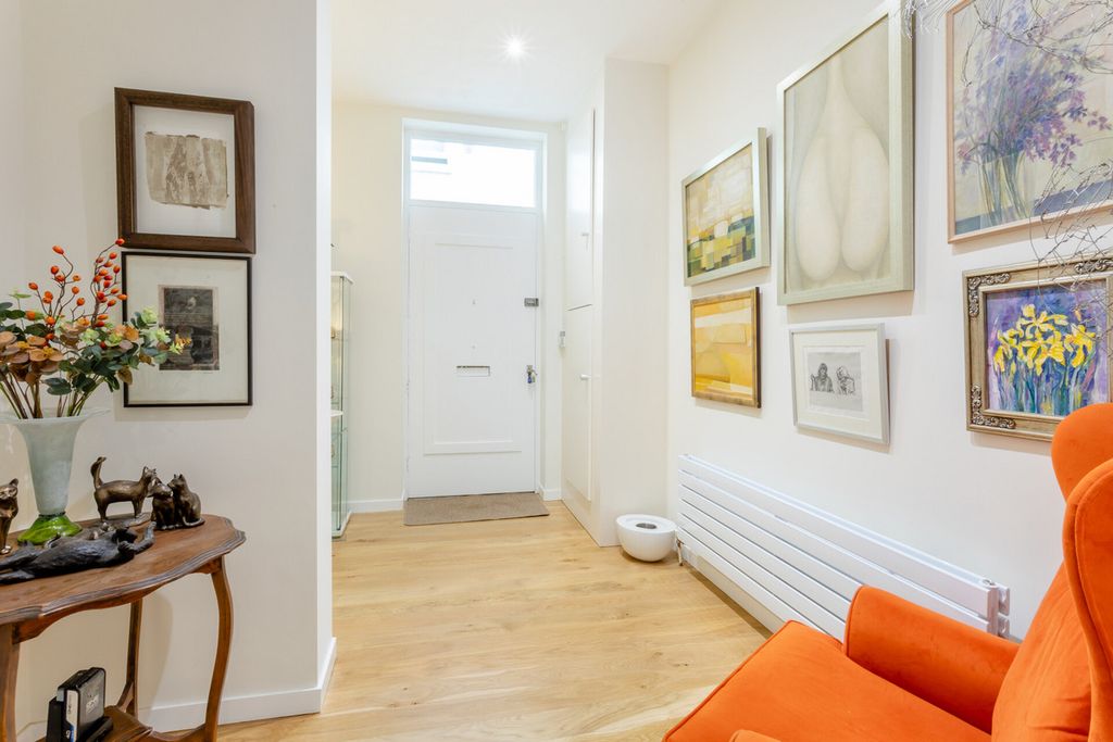 Property photo 3 of 48