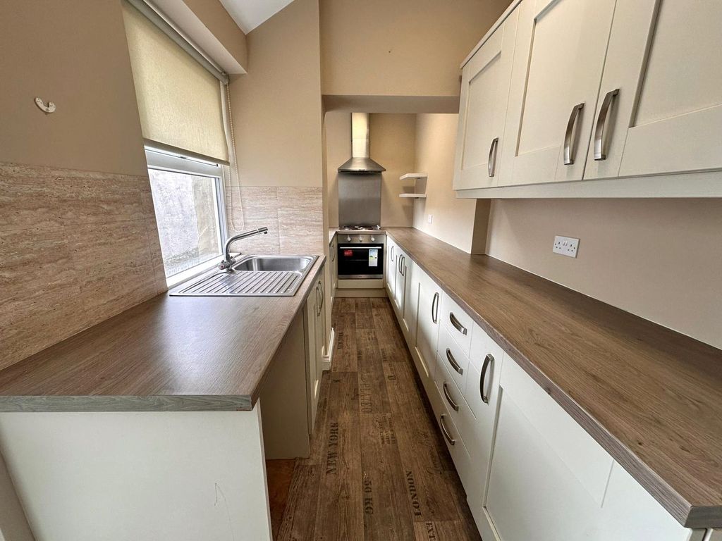 Property photo 3 of 13 Picture No. 11