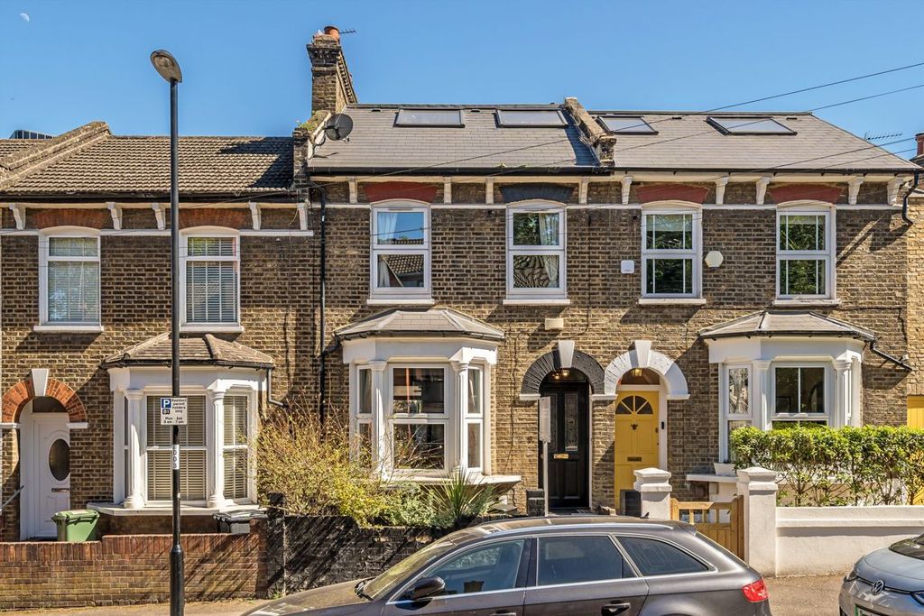 Property photo 1 of 9