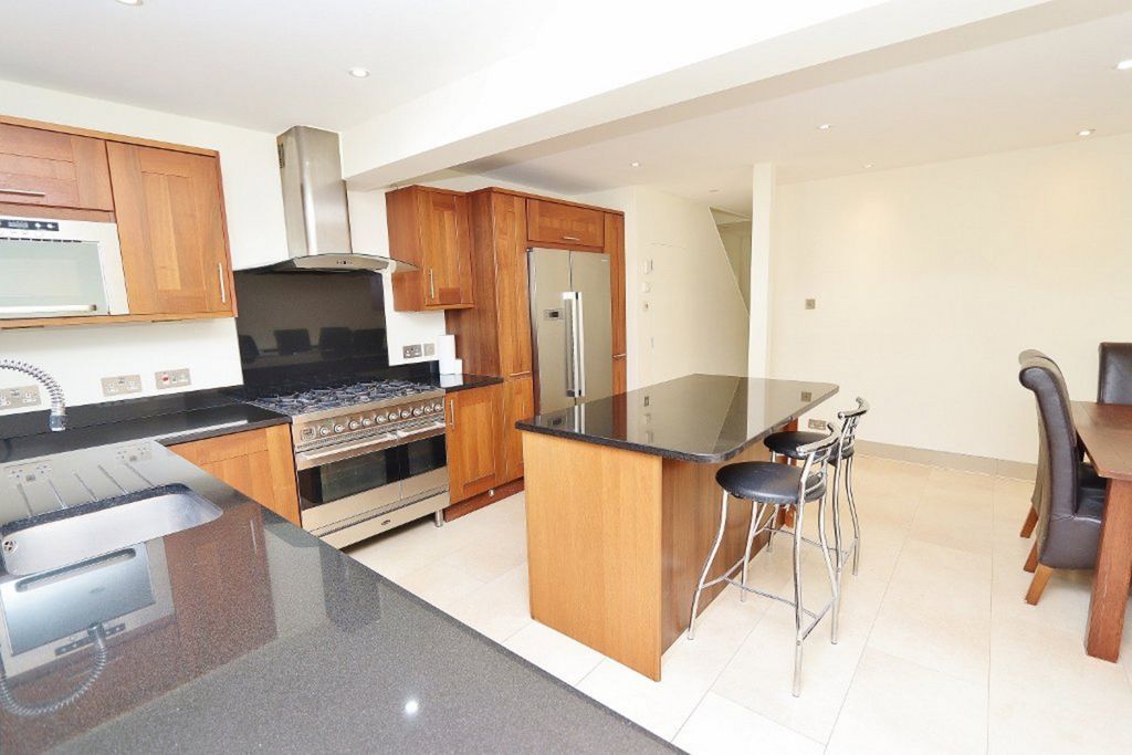 Property photo 3 of 18