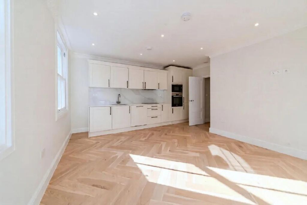 Property photo 2 of 7 Flat 3 Block F Horseferry (4).Jpeg