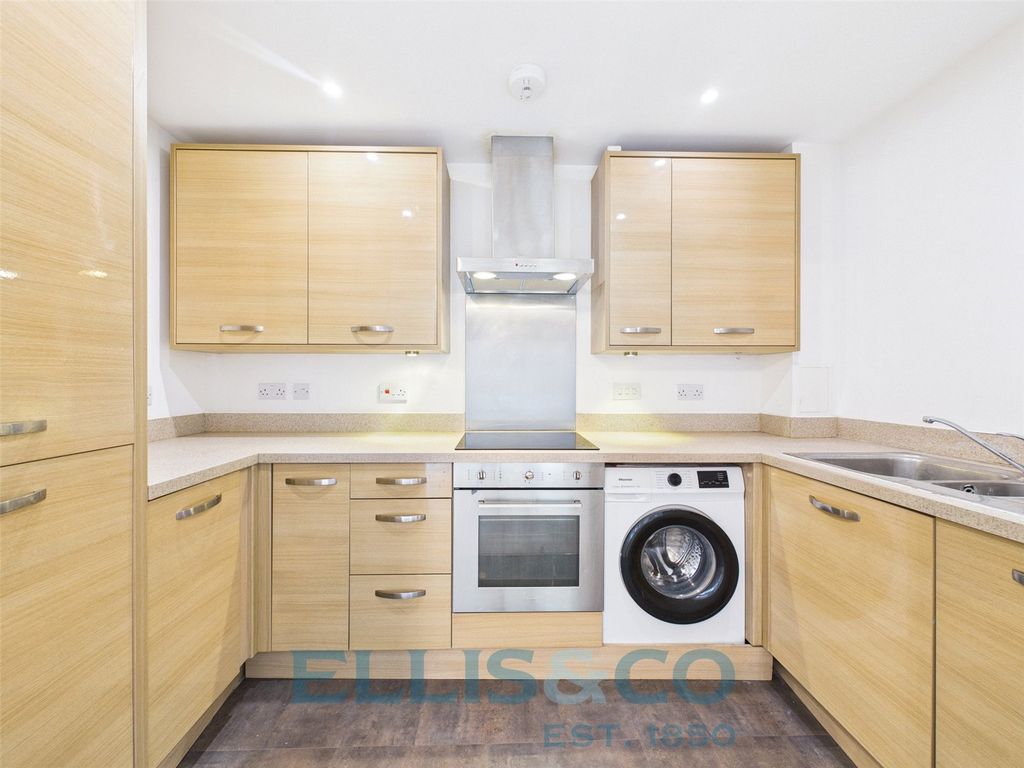 Property photo 2 of 15 Picture No. 19