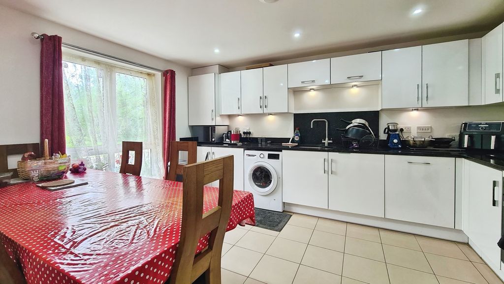 Property photo 3 of 13 Pbox-Img.Jpg