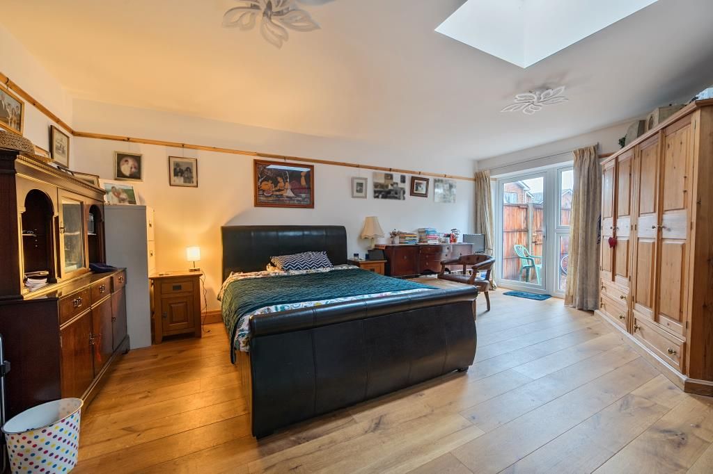 Property photo 2 of 29 Bedroom