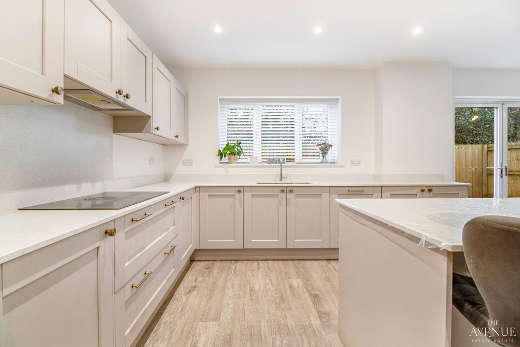 Property photo 2 of 34 4732685