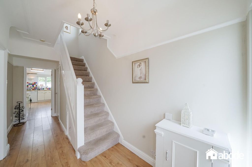 Property photo 3 of 29 7 Terence Road-12.Jpg
