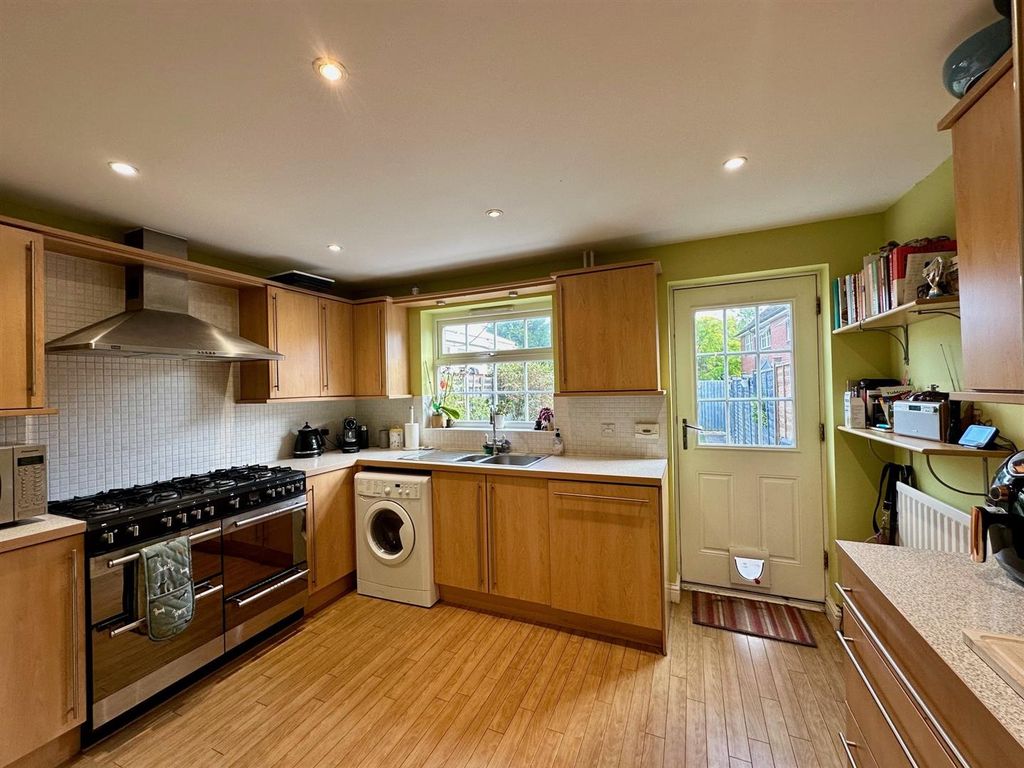 Property photo 2 of 22 Kitchen