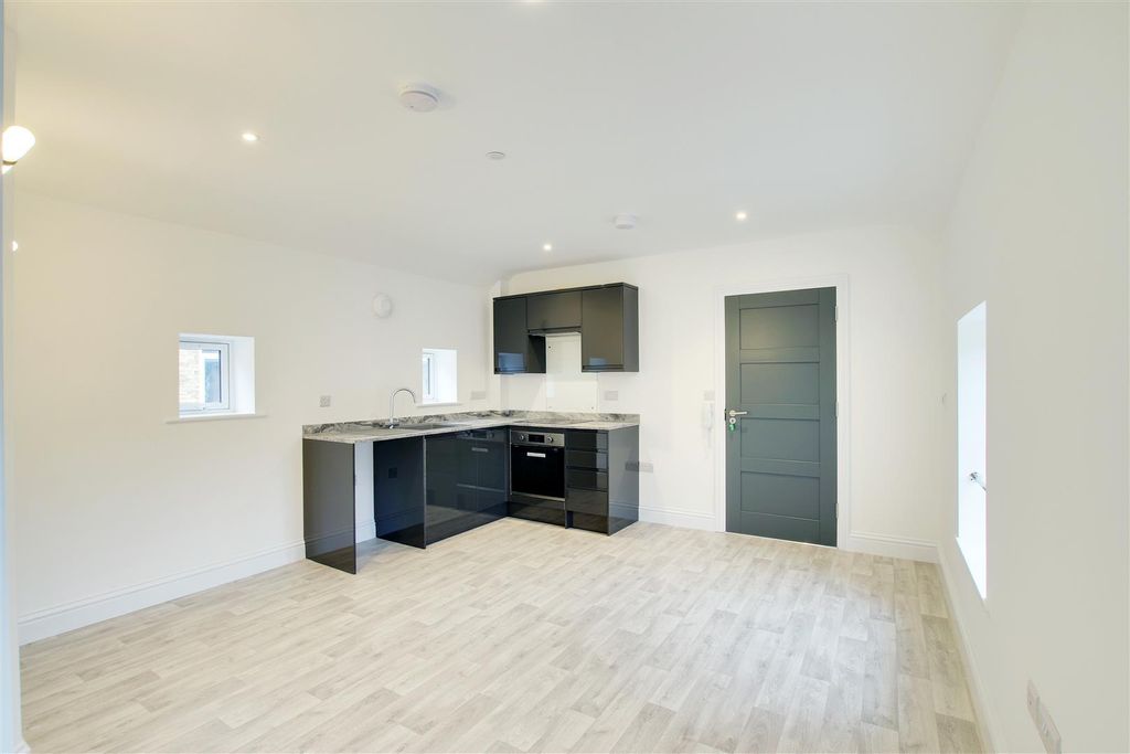 Property photo 2 of 11 Img_7894-Img_7896.Jpg