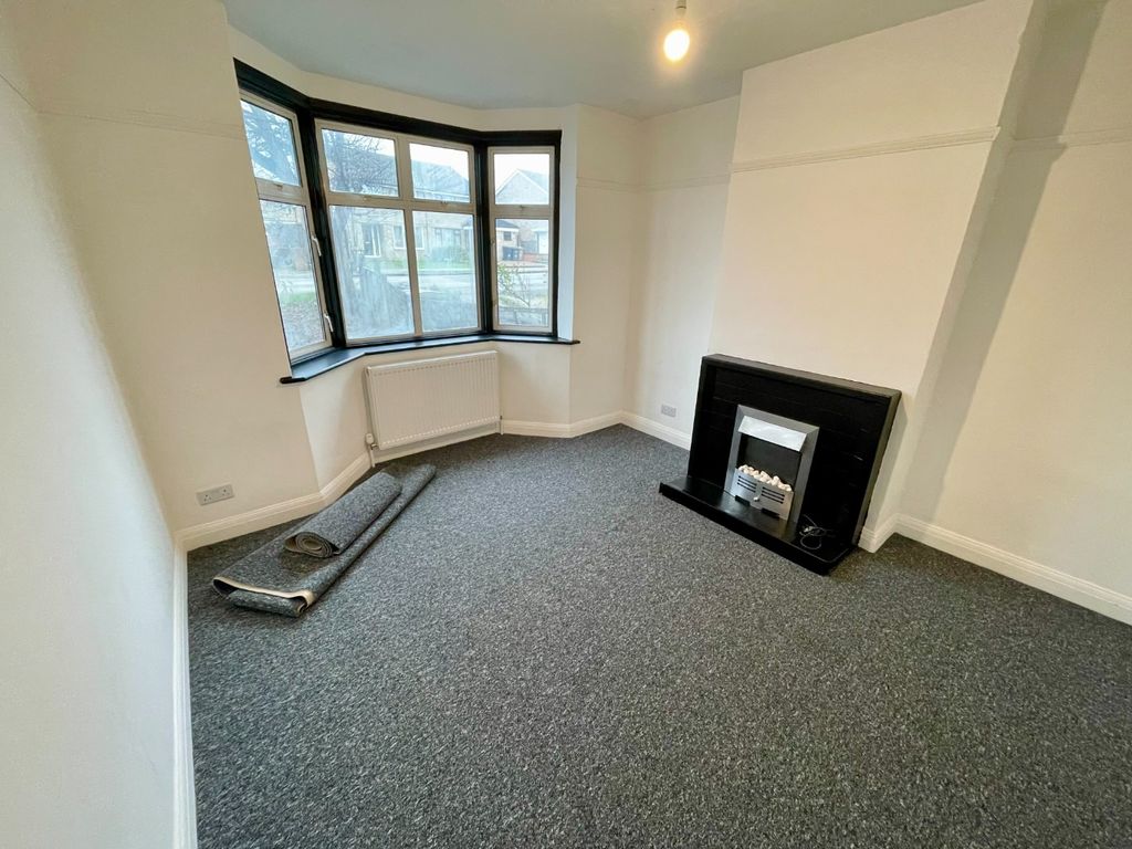 Property photo 2 of 9 4771093