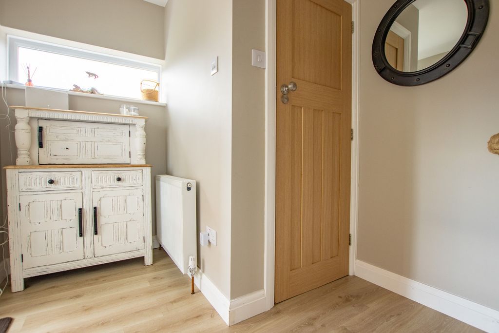 Property photo 3 of 22 4931873