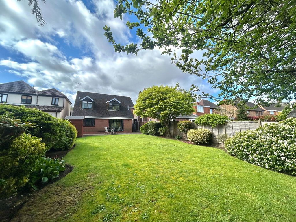 Property photo 2 of 20