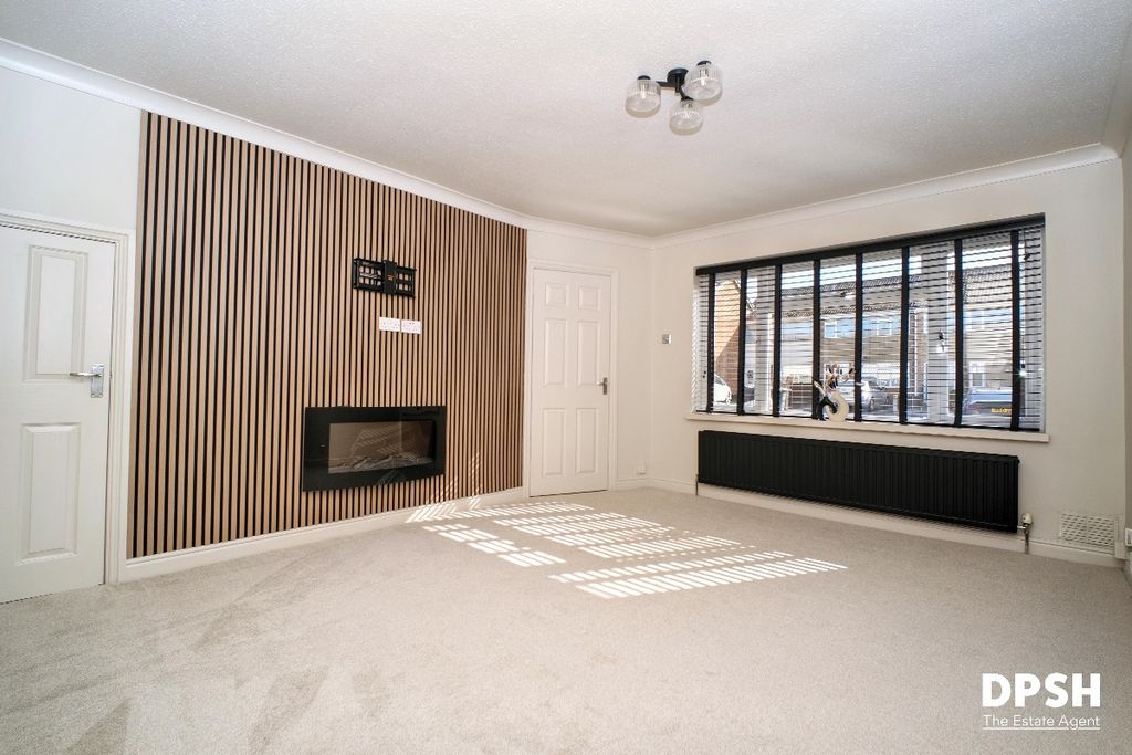 Property photo 2 of 26