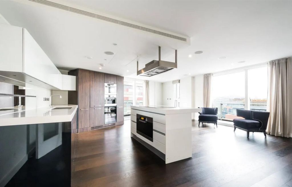 Property photo 1 of 8 17125B3d-5373-495B-87d9-36c3Afd79d69.Jpg