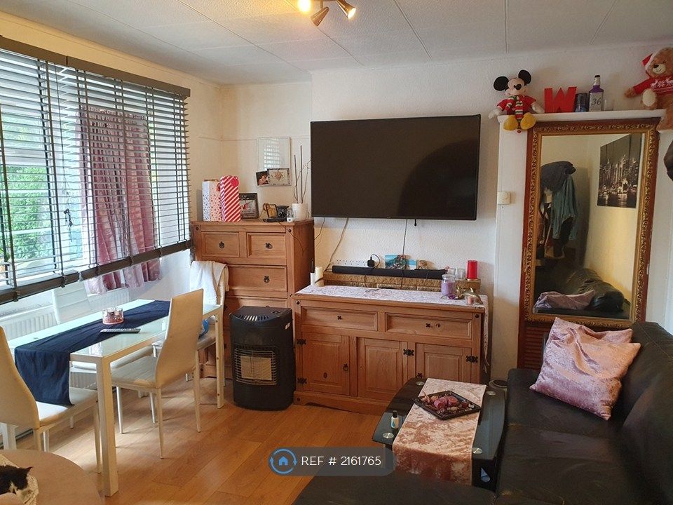 Property photo 3 of 12 Living Room