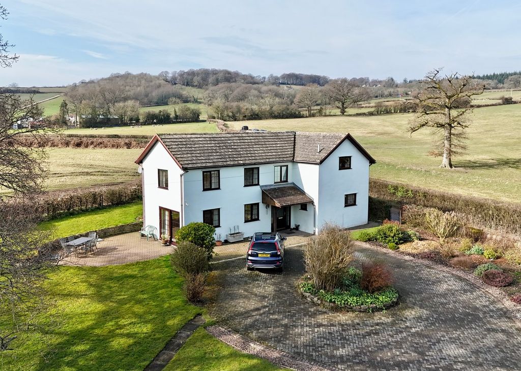 Property photo 1 of 28