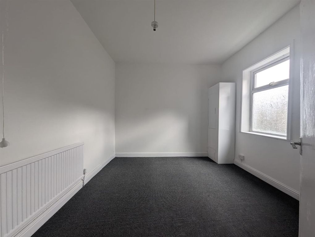 Property photo 3 of 7 9Ccbeff3-d9F9-47Bf-81A0-Bb7F00Dcff23.Jpg