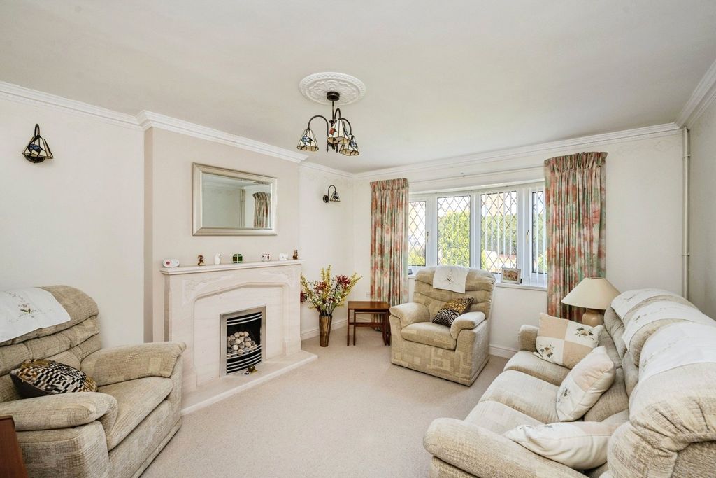 Property photo 2 of 17 Photo