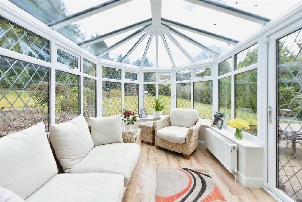 Property photo 3 of 20 Conservatory