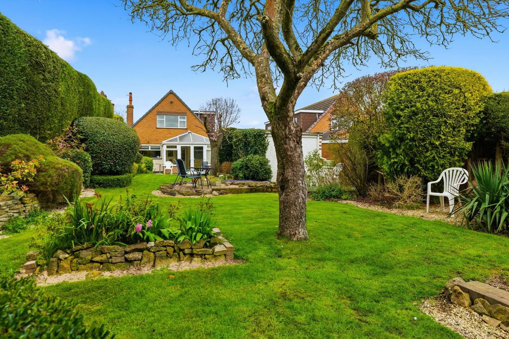 Property photo 1 of 40