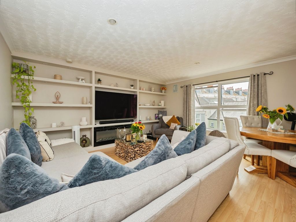 Property photo 2 of 15 Pbox-Img.Jpg