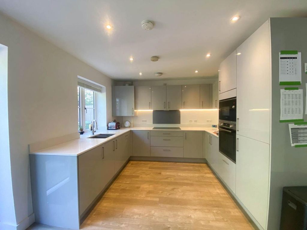 Property photo 2 of 14 F5856A77-Bfdf-49E2-Aa2B-3d0ee4A82123.Jpg