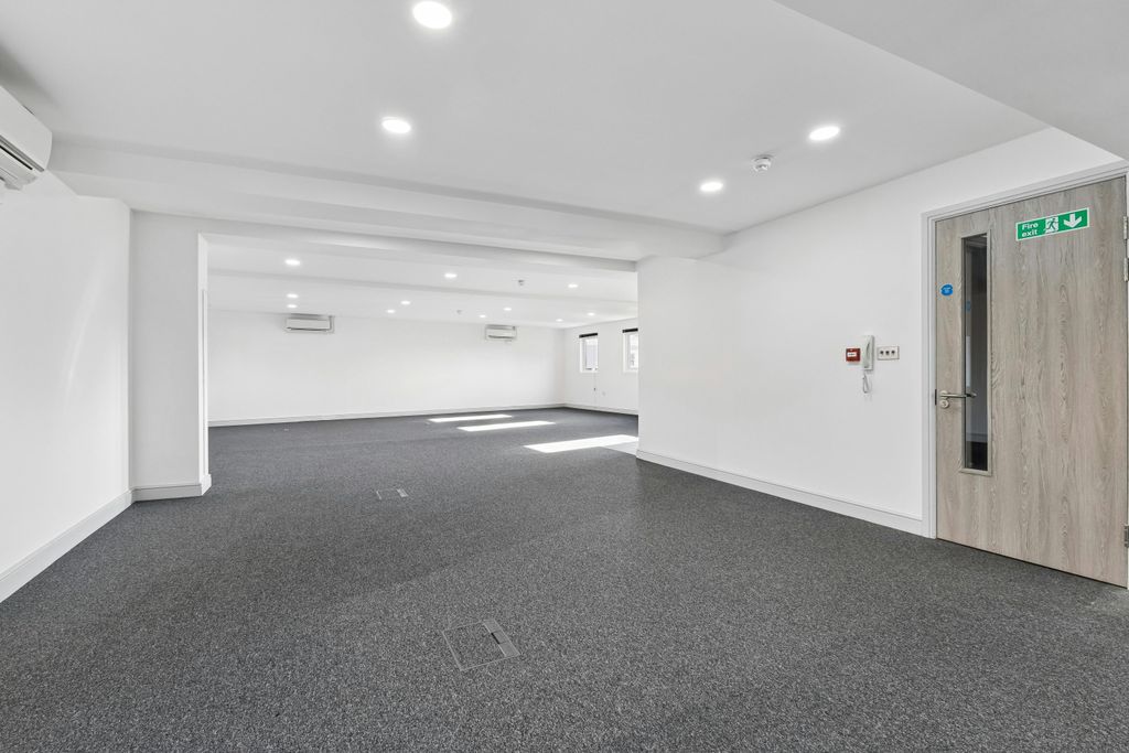 Property photo 2 of 6 104744 - Second Floor Office  (12).Jpg