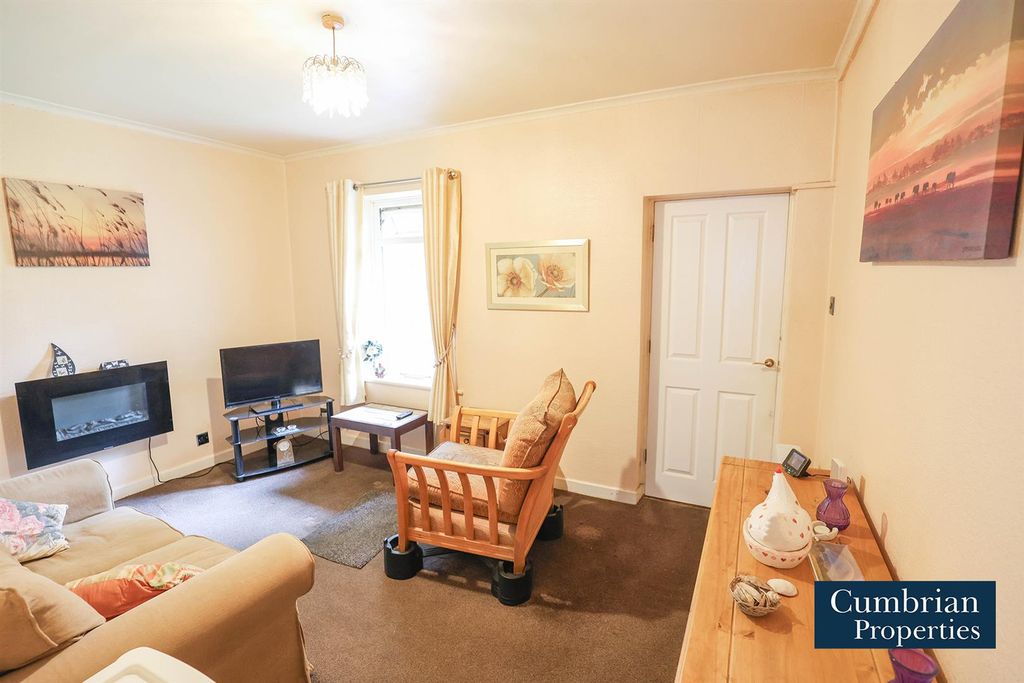 Property photo 2 of 7