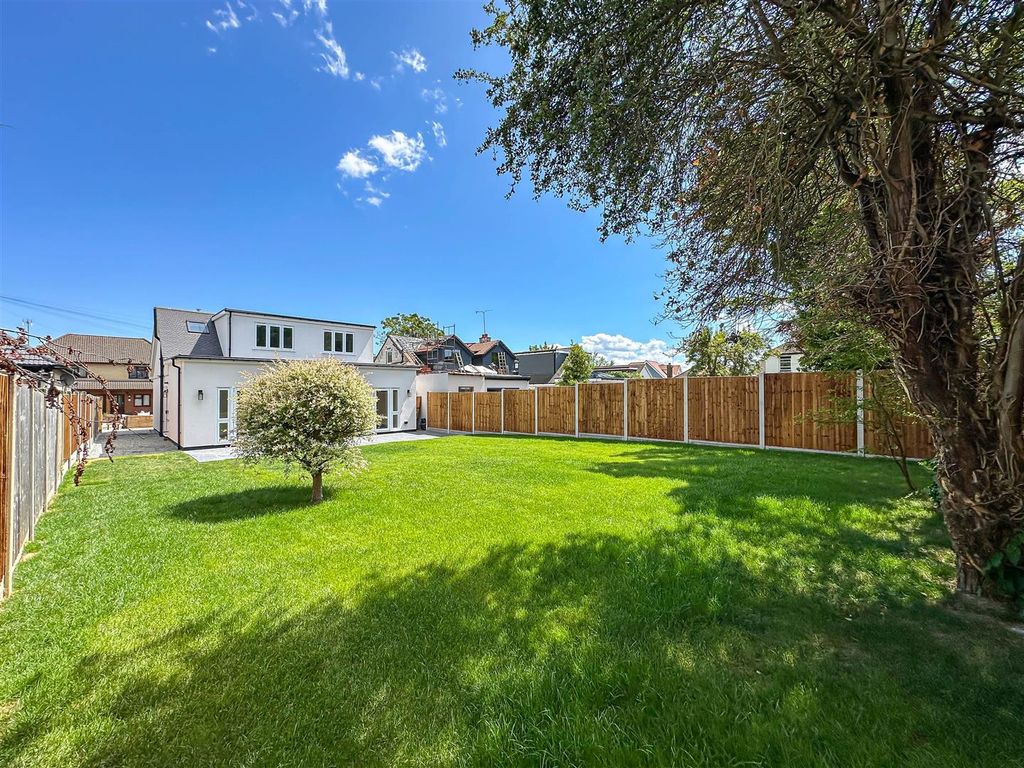 Property photo 2 of 35