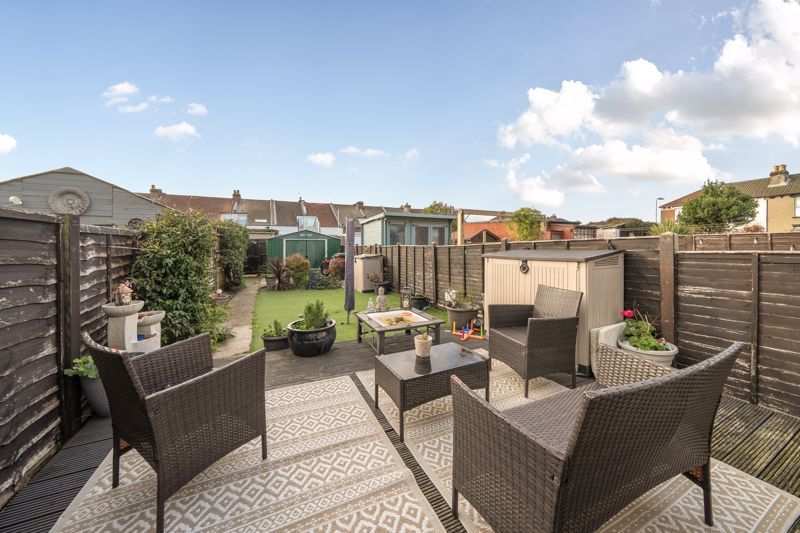 Property photo 2 of 18 Garden