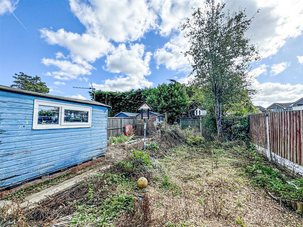 Property photo 3 of 13 Garden 1.Jpg