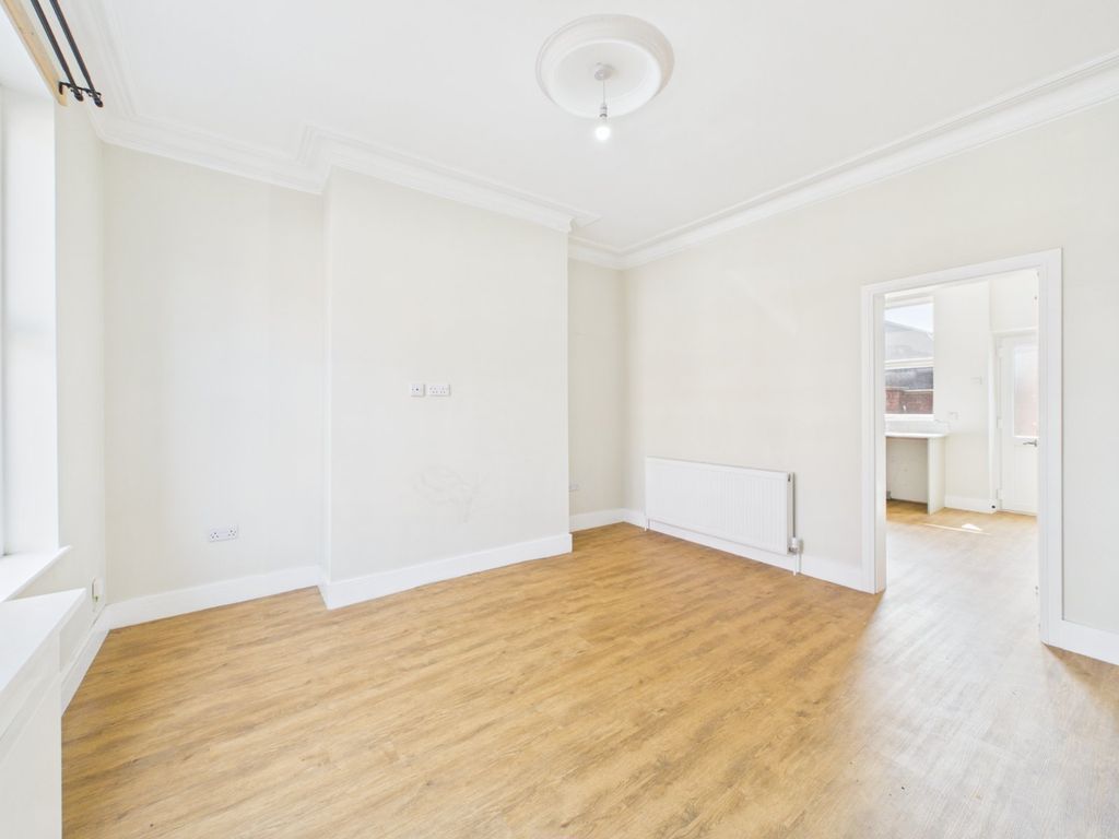 Property photo 2 of 17 Picture No. 01