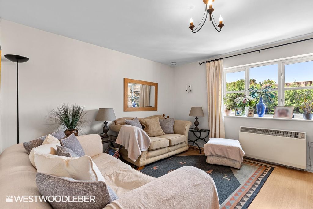 Property photo 2 of 25 Plomeravenue_10.Jpg