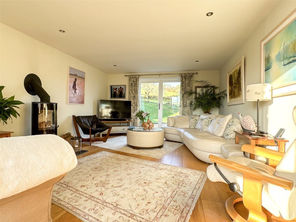 Property photo 2 of 22 Picture No. 48