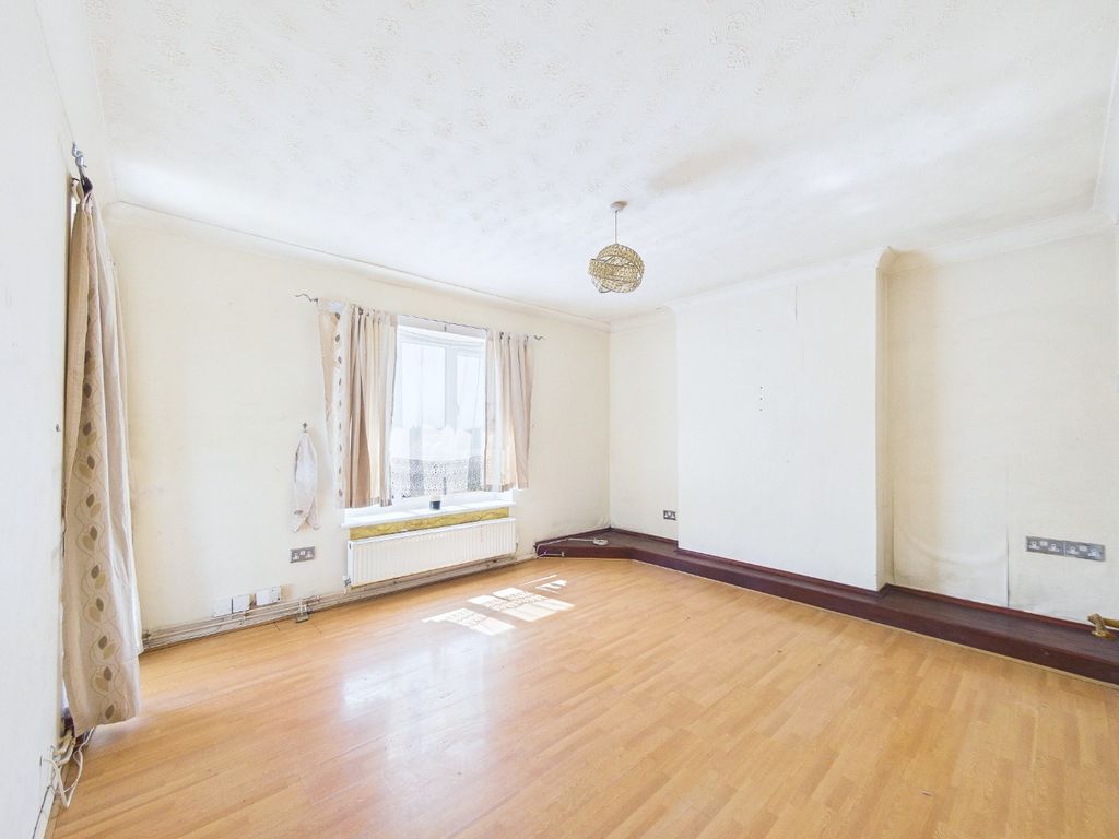Property photo 2 of 11 5354153