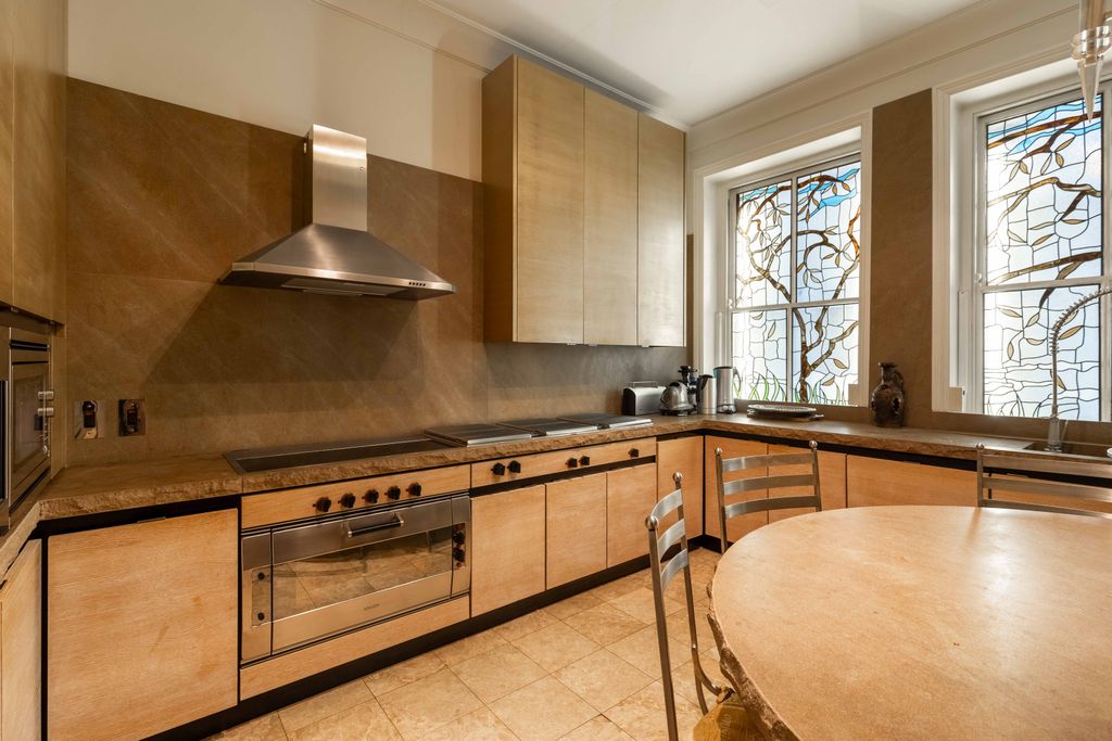 Property photo 3 of 15 Picture 3