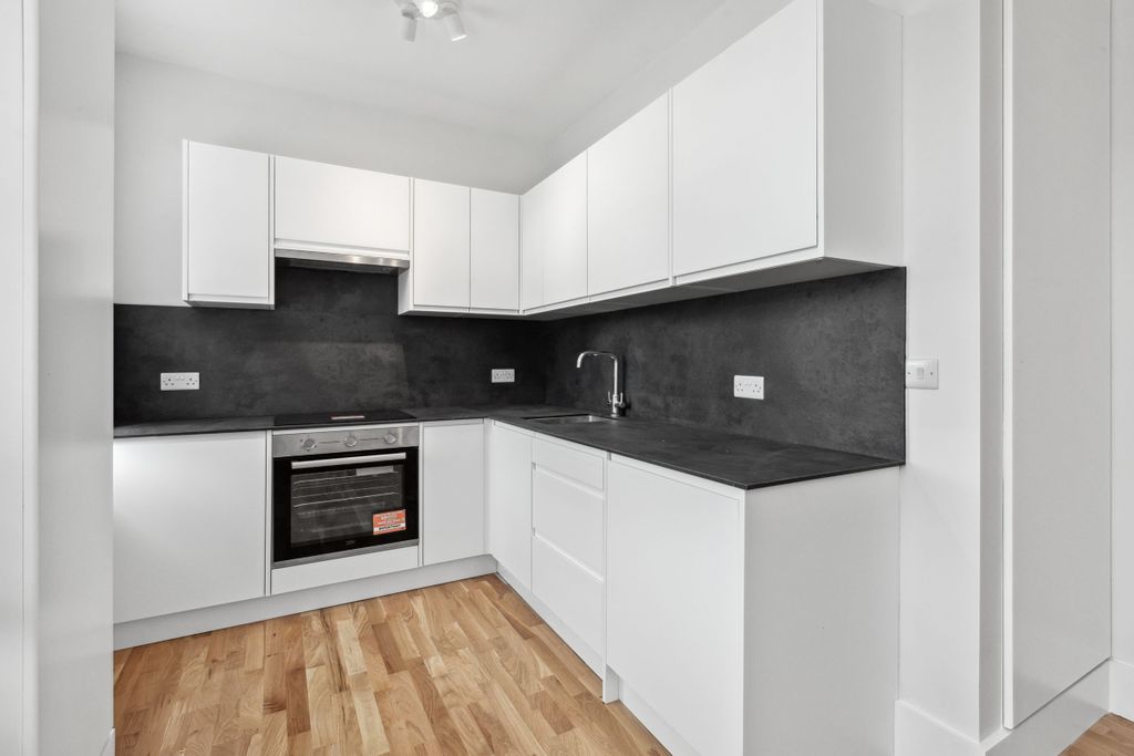 Property photo 2 of 18 Kitchen