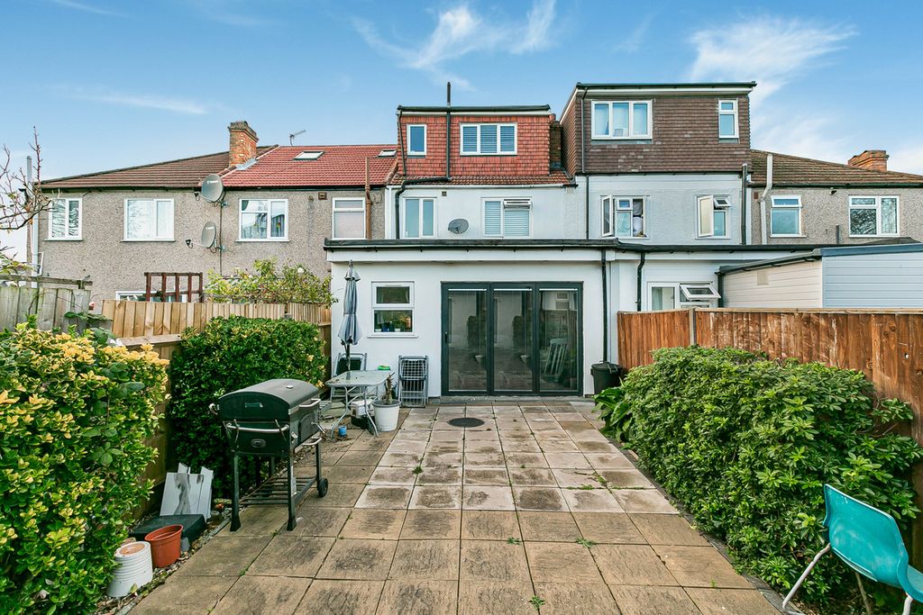 Property photo 2 of 19