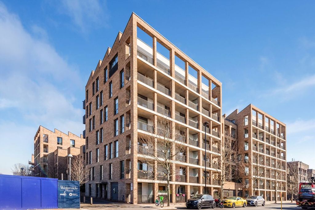 Property photo 1 of 9