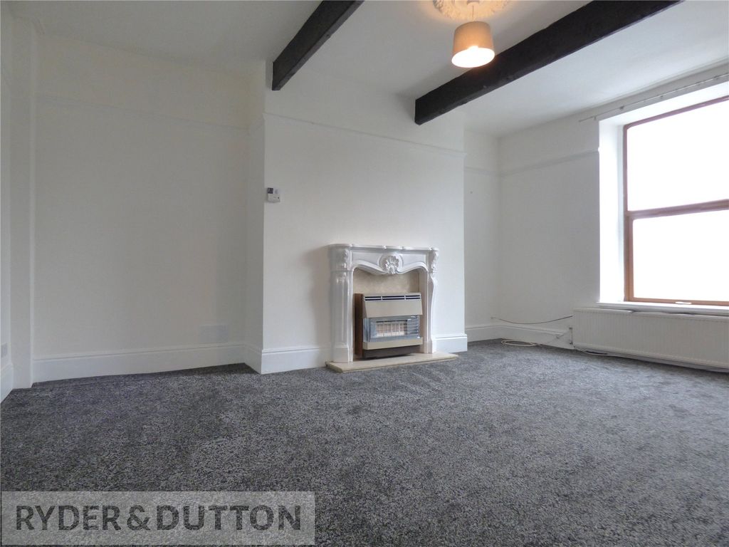 Property photo 1 of 13 Lounge