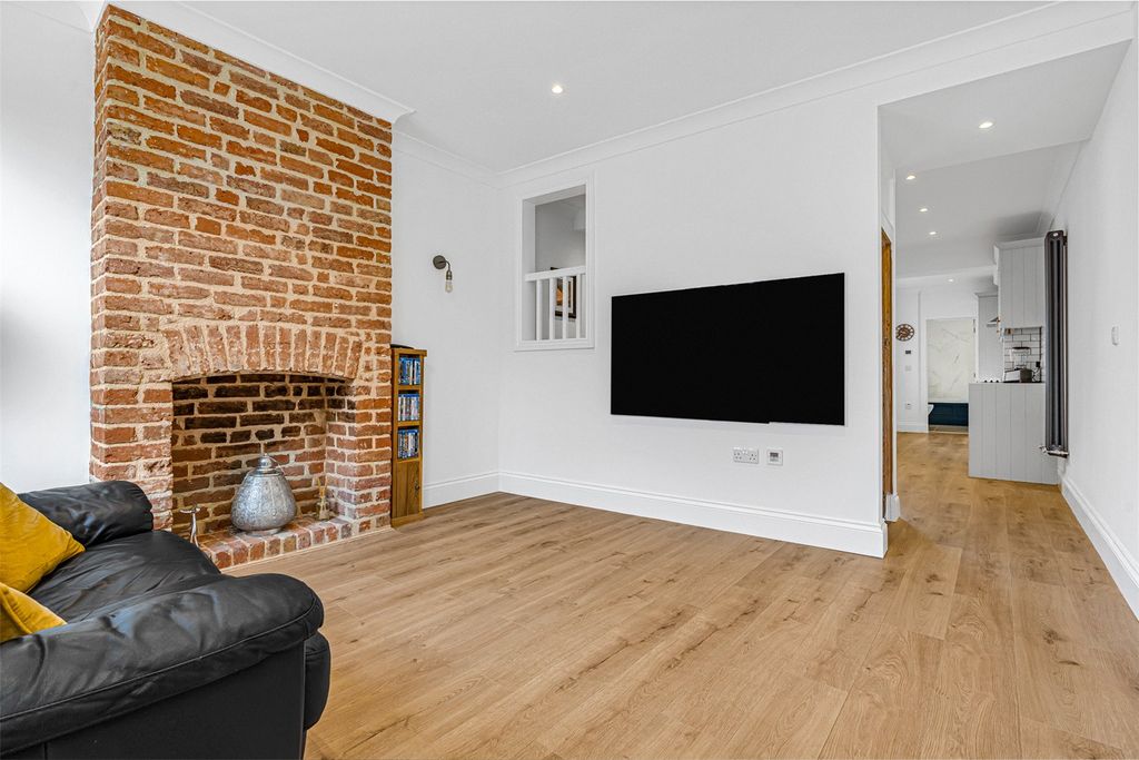 Property photo 3 of 16 Picture No. 07