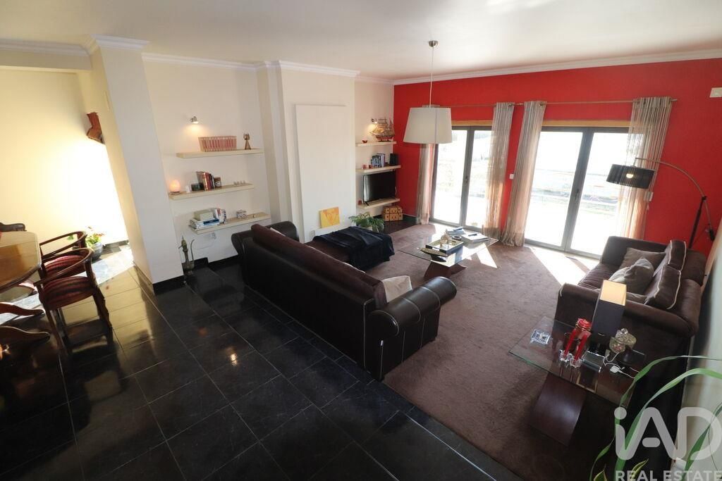 Property photo 1 of 39