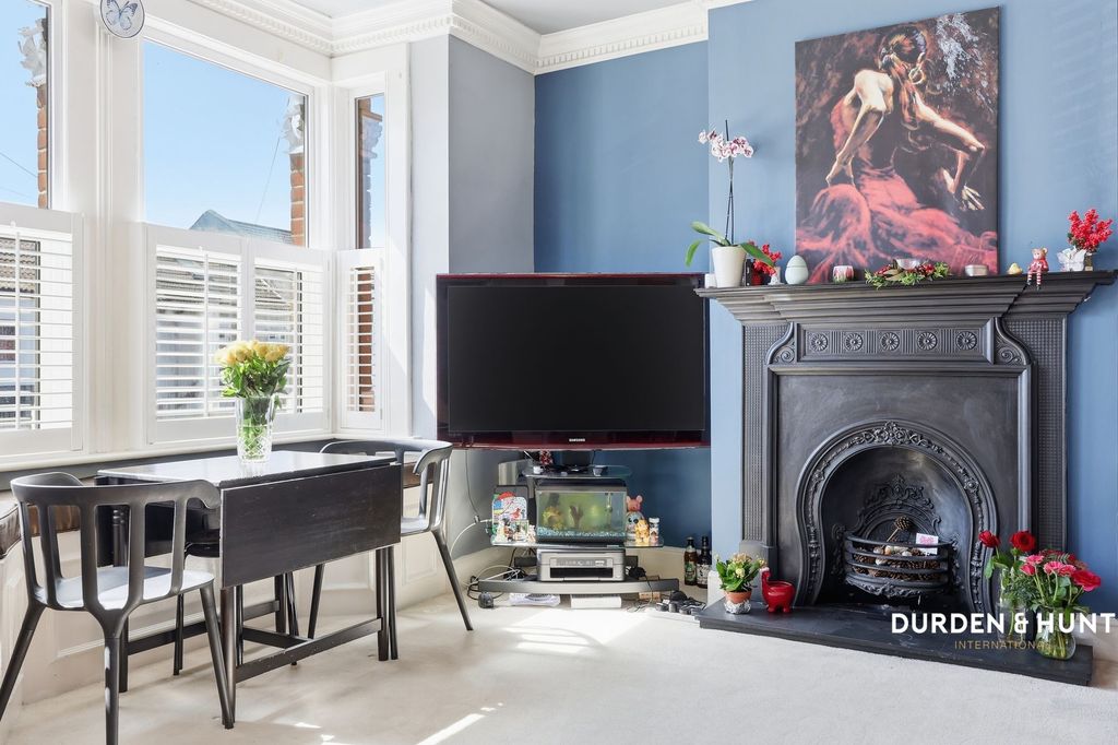 Property photo 3 of 11