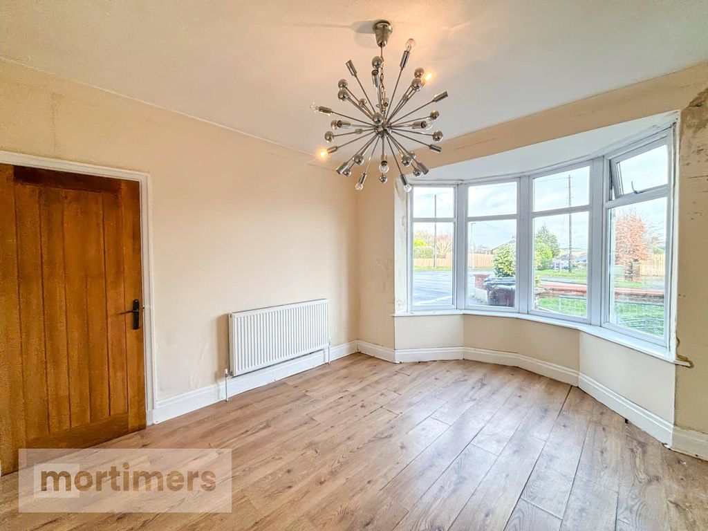 Property photo 2 of 21 Living Room