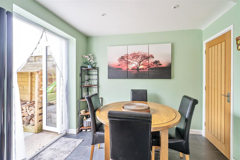 Property photo 3 of 14 Dining Space