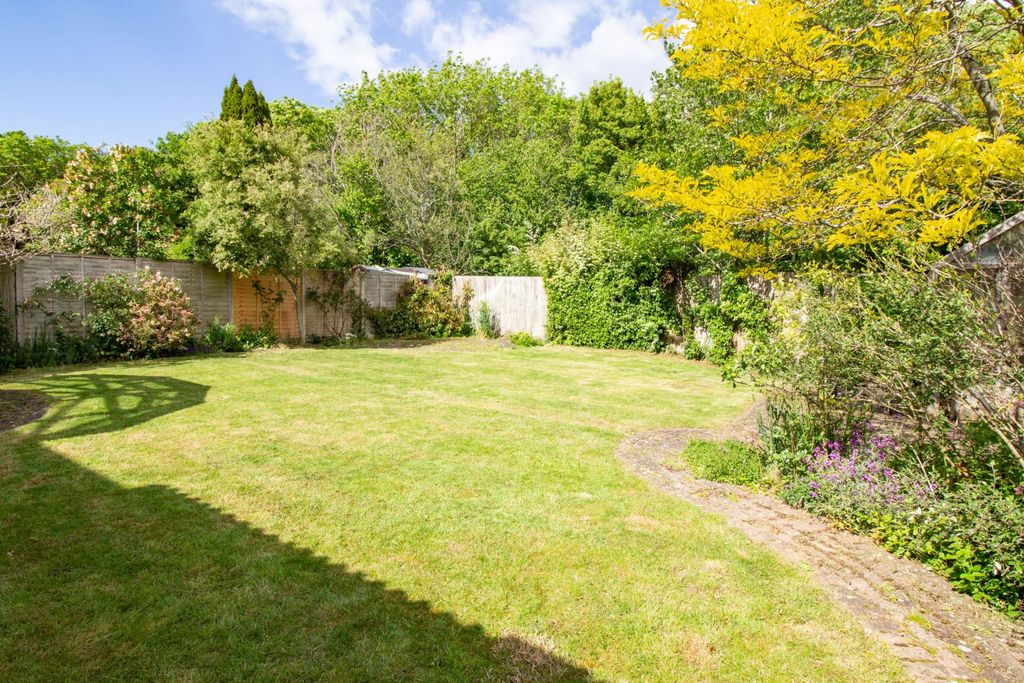 Property photo 2 of 23
