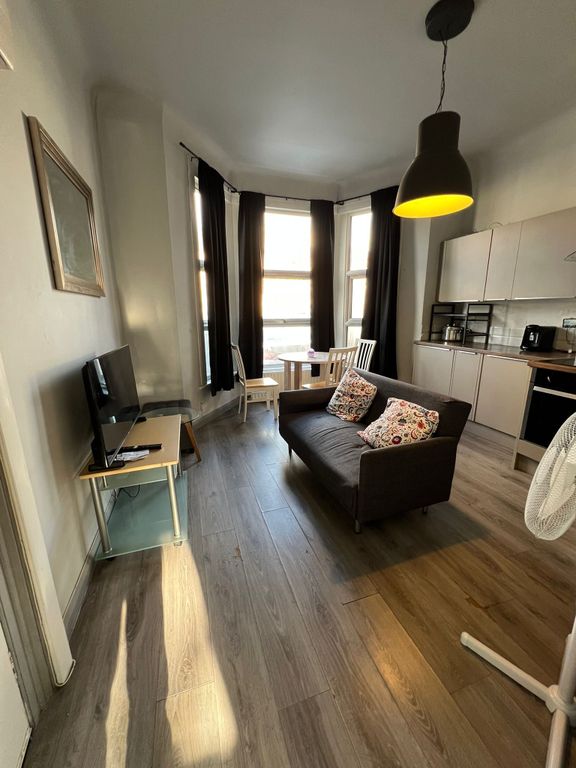 Property photo 1 of 8