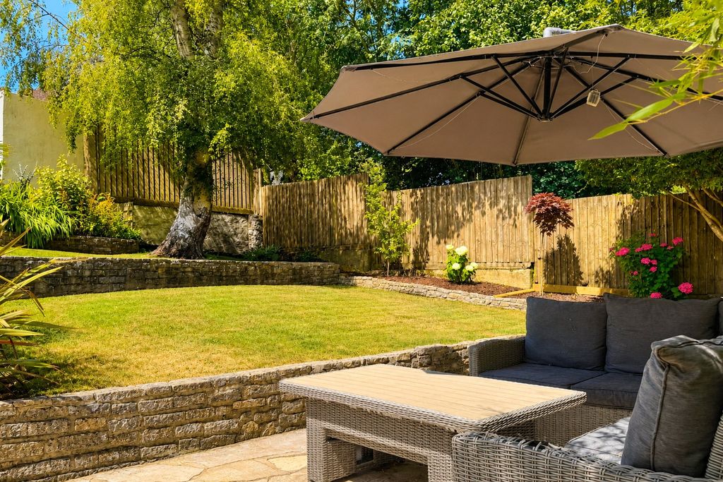 Property photo 2 of 36 Garden